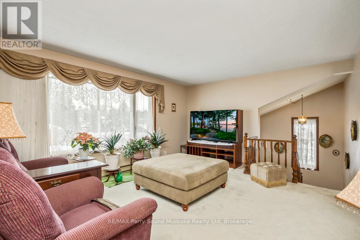 2 LAIRD DRIVE — photo 6