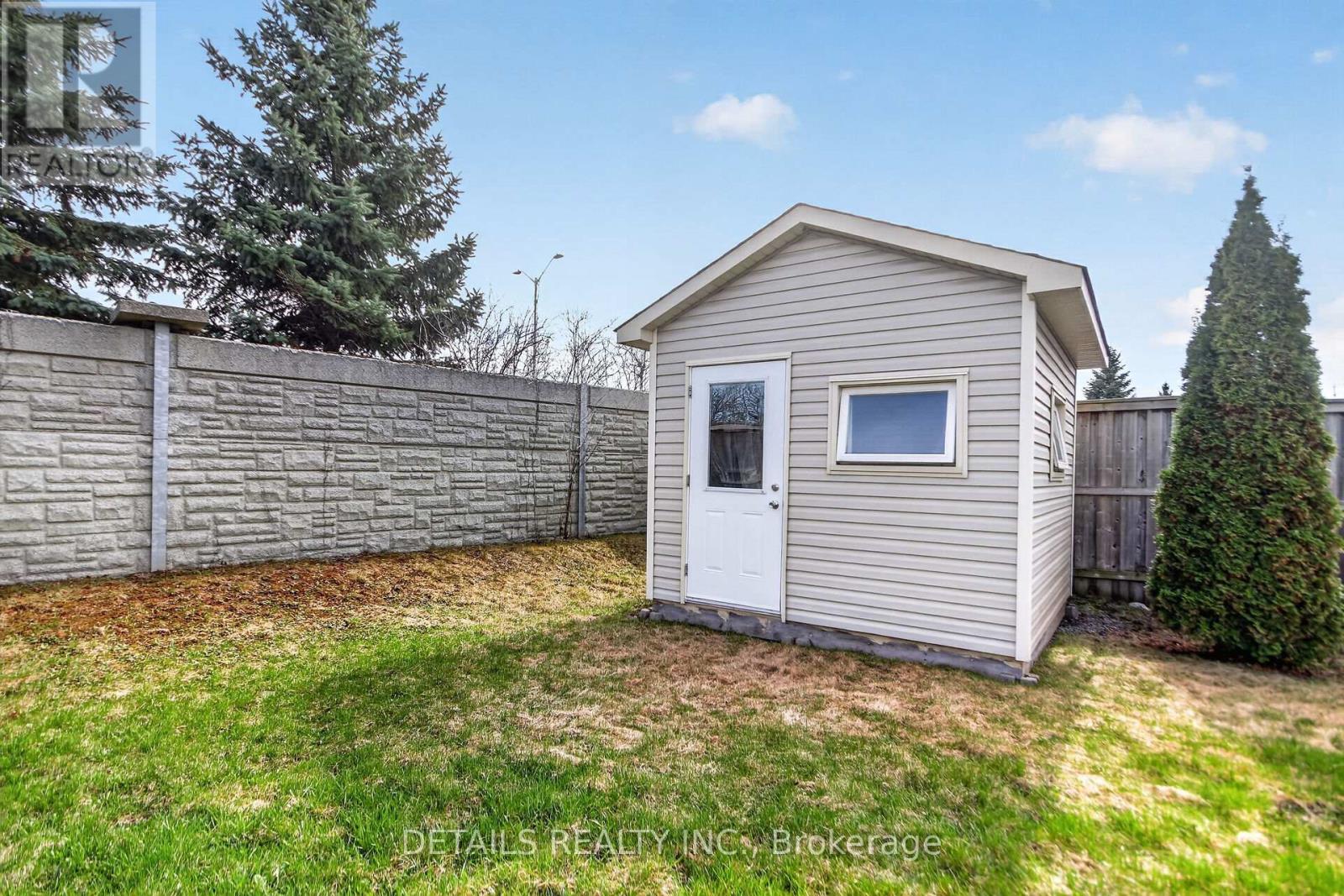 168 EYE BRIGHT CRESCENT — photo 44