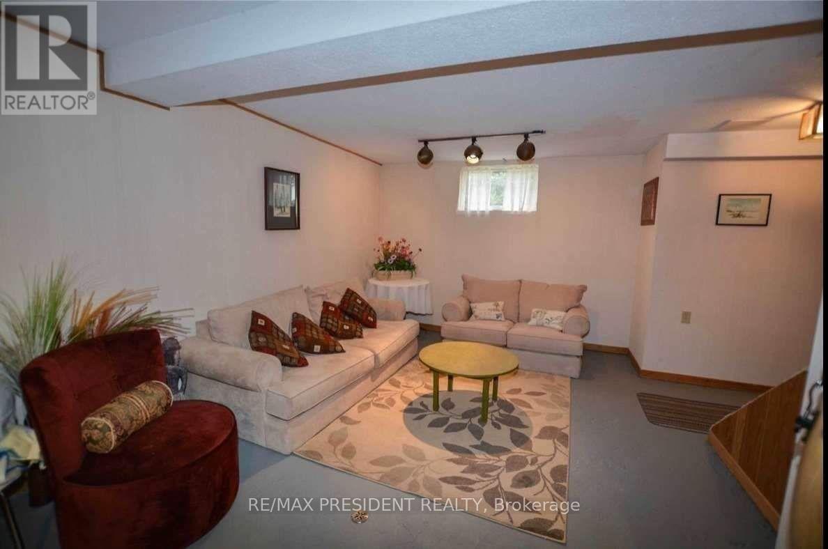 13924 KENNEDY ROAD - 28