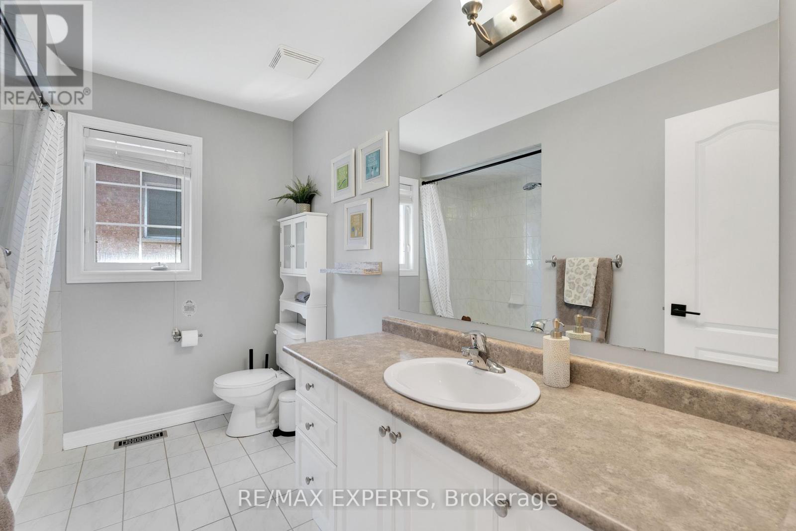 52 GORERIDGE CRESCENT — photo 32