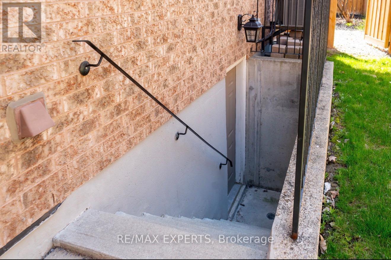 52 GORERIDGE CRESCENT — photo 50