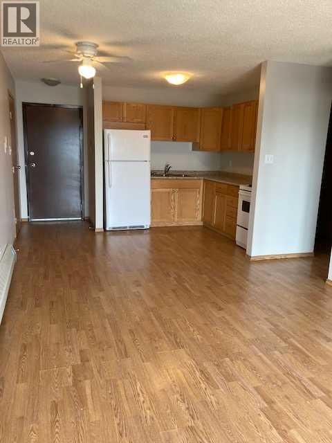 1-8, 3105 51 Avenue — photo 34