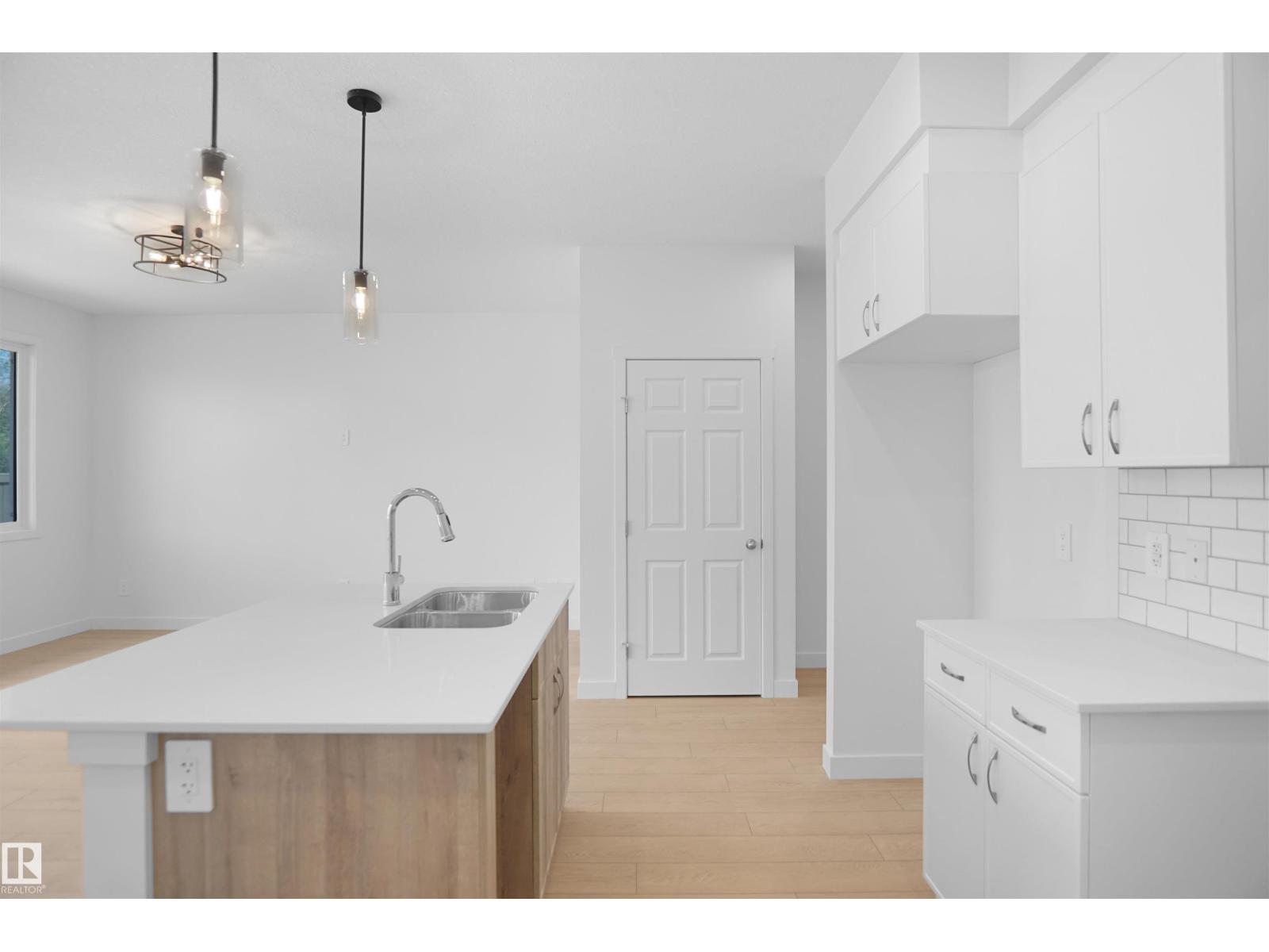 8719 183 AV NW, Edmonton