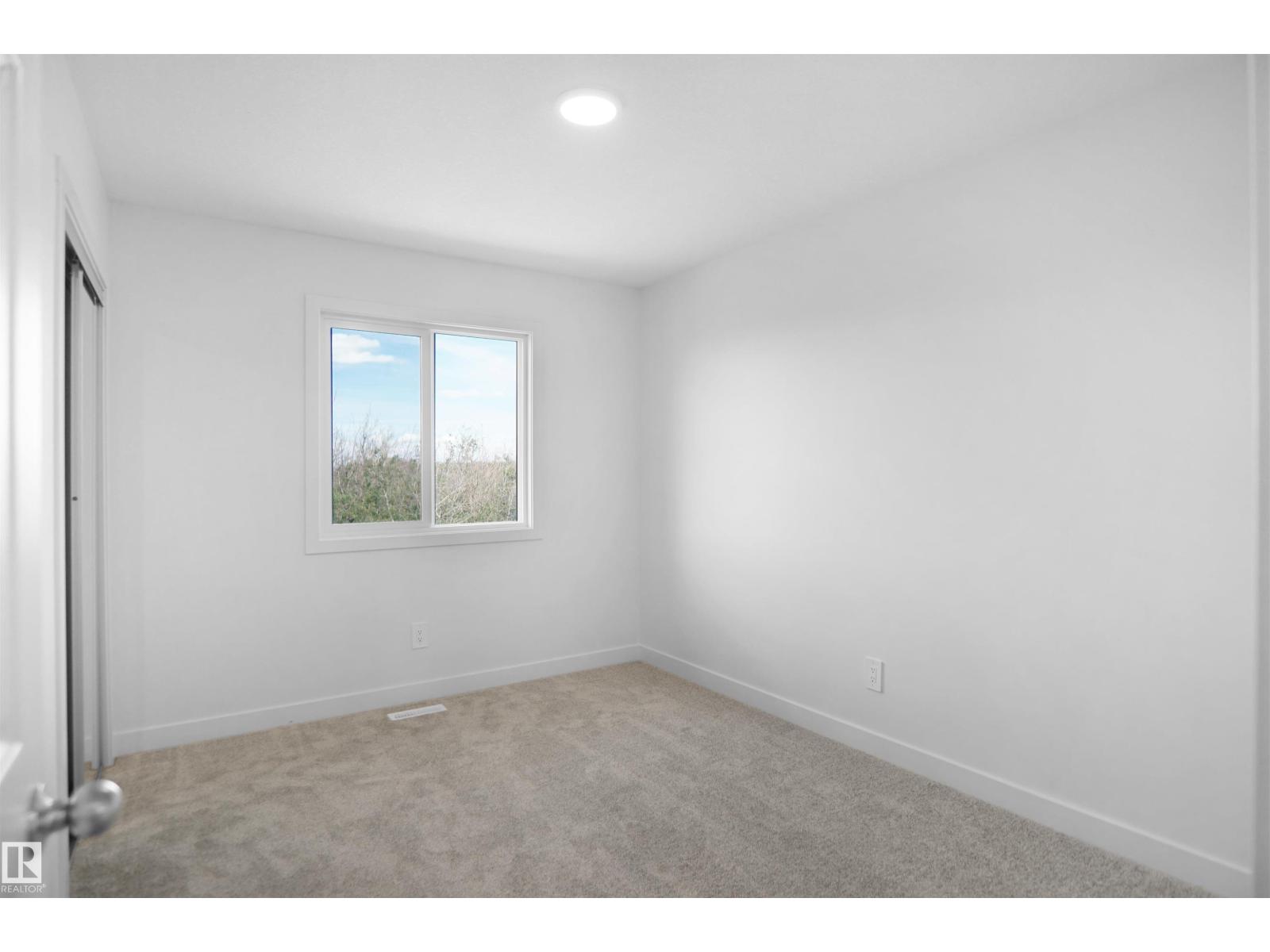 8719 183 AV NW, Edmonton