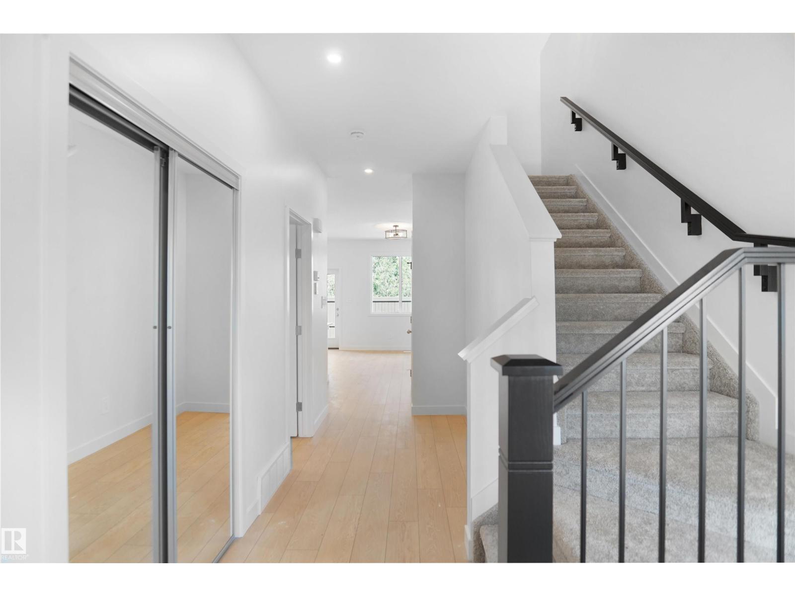 8719 183 AV NW, Edmonton