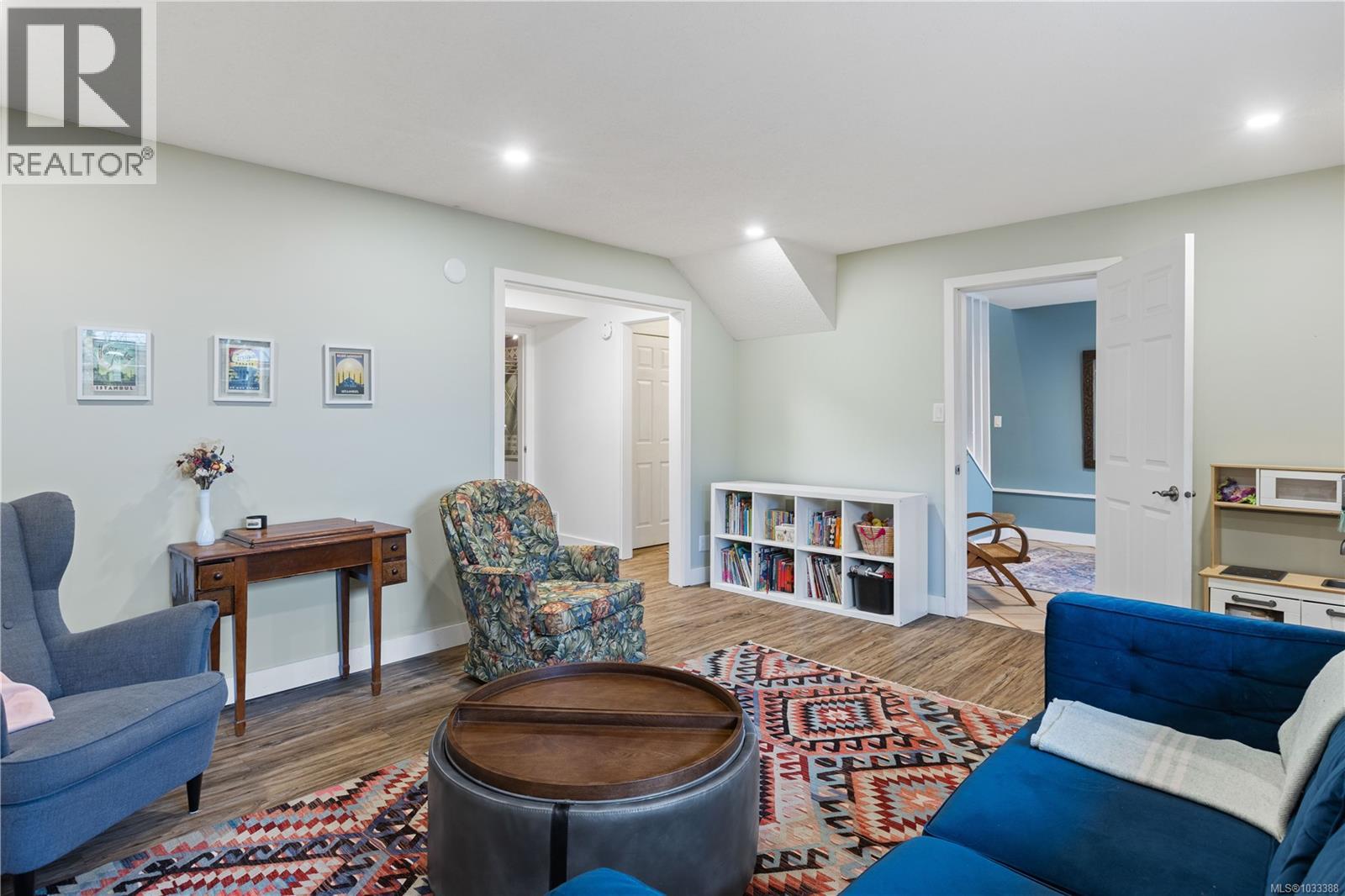  860 Verdier Avenue, Central Saanich