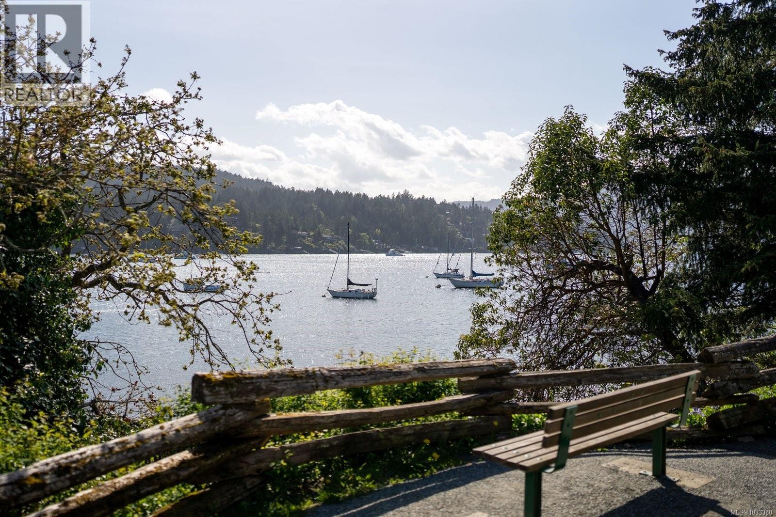  860 Verdier Avenue, Central Saanich