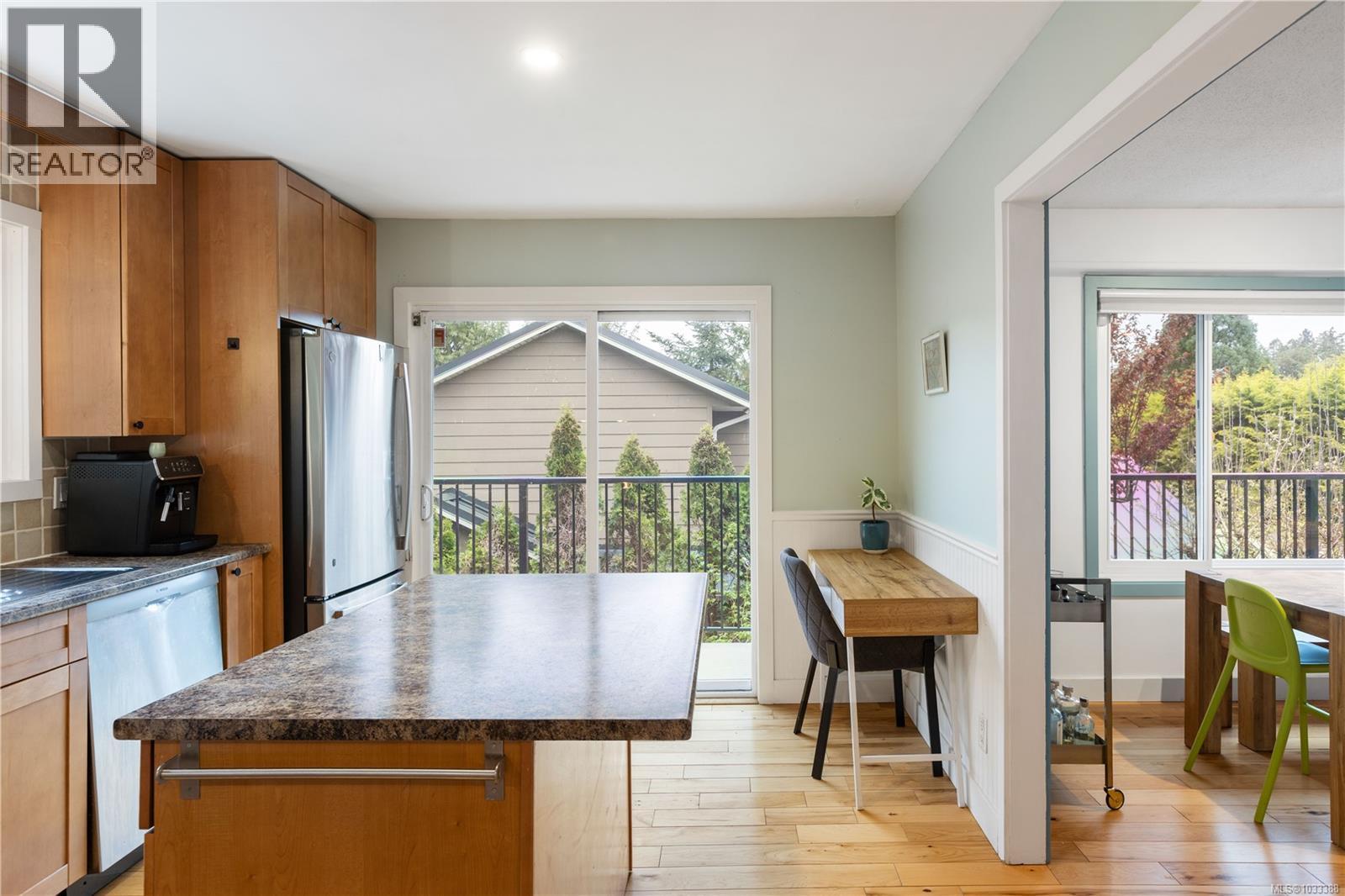  860 Verdier Avenue, Central Saanich