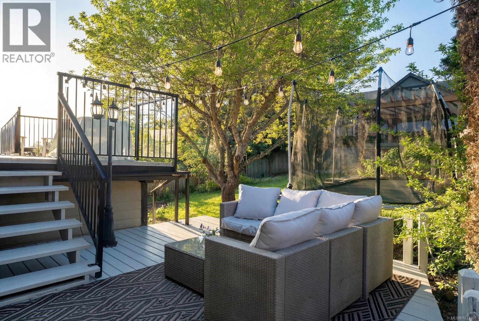  860 Verdier Avenue, Central Saanich