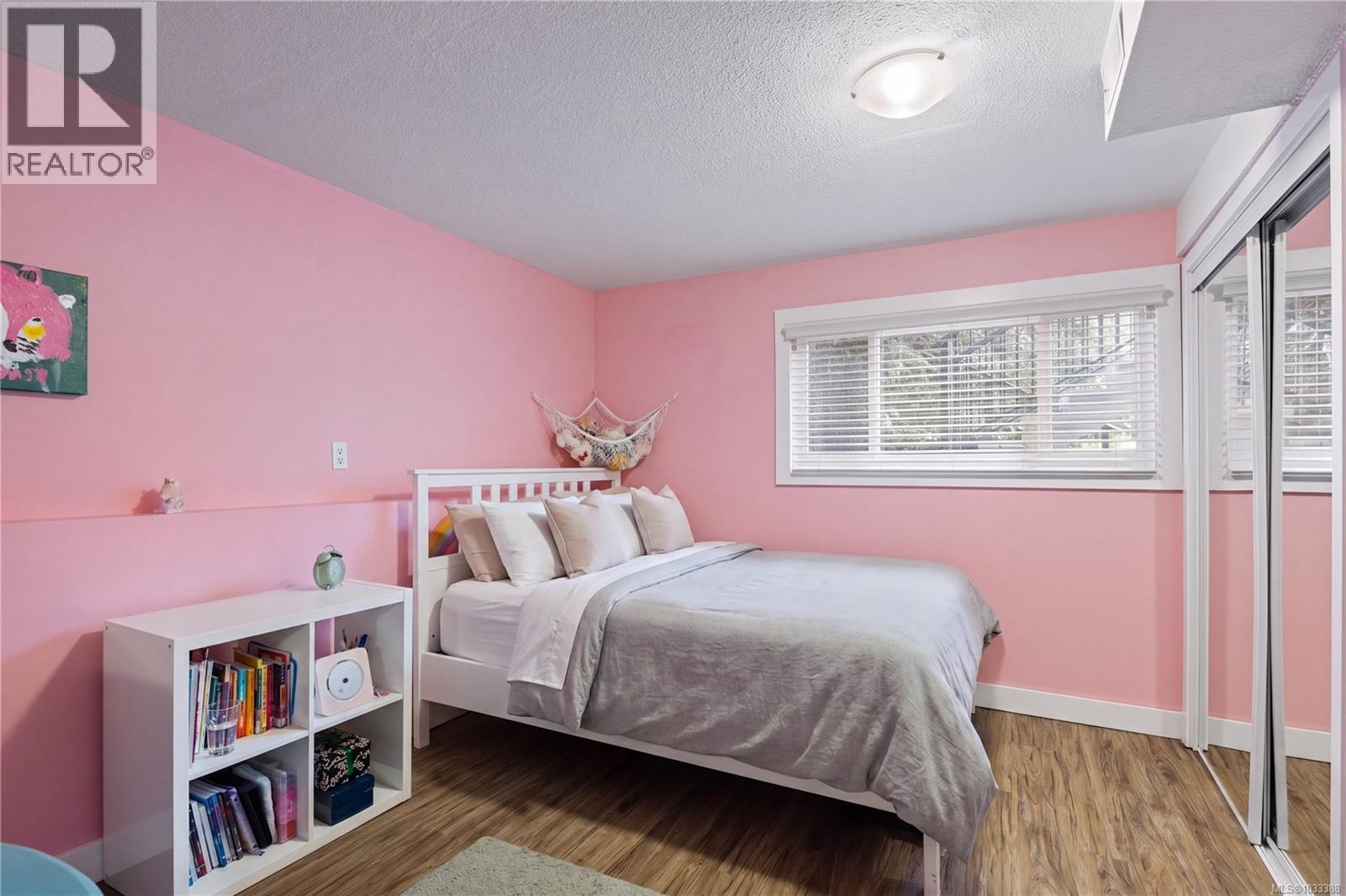  860 Verdier Avenue, Central Saanich