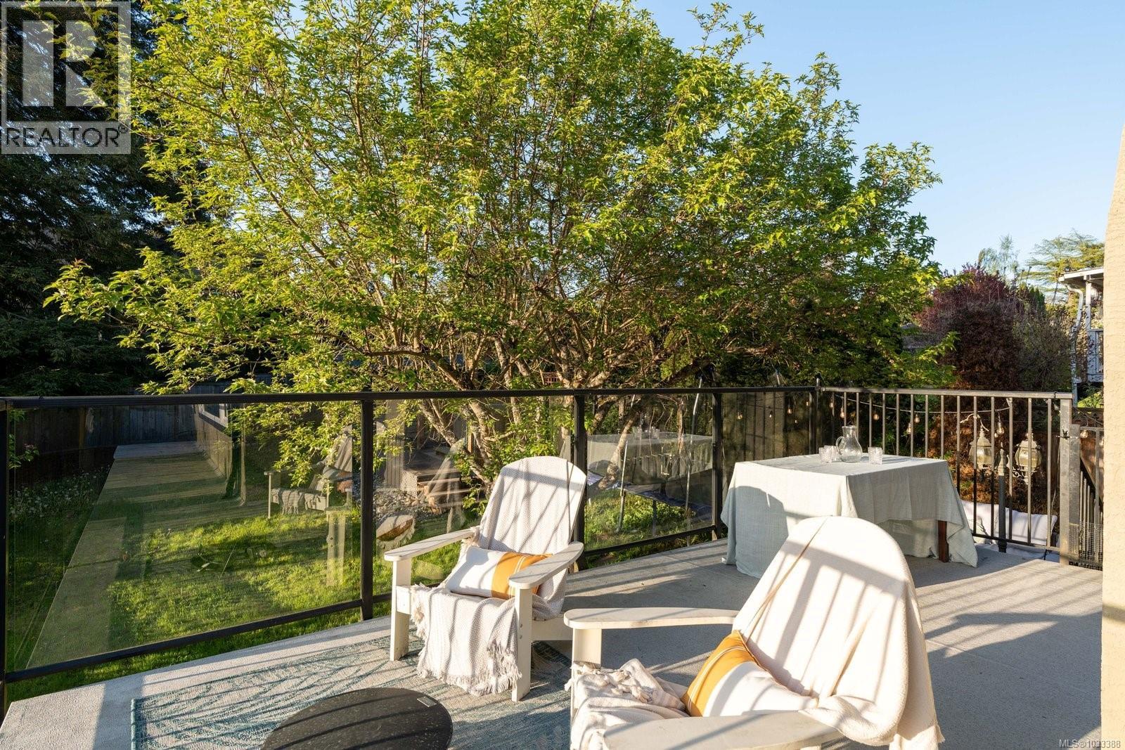  860 Verdier Avenue, Central Saanich