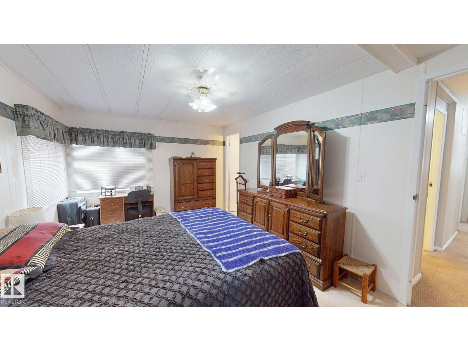 5020 43 ST - 18