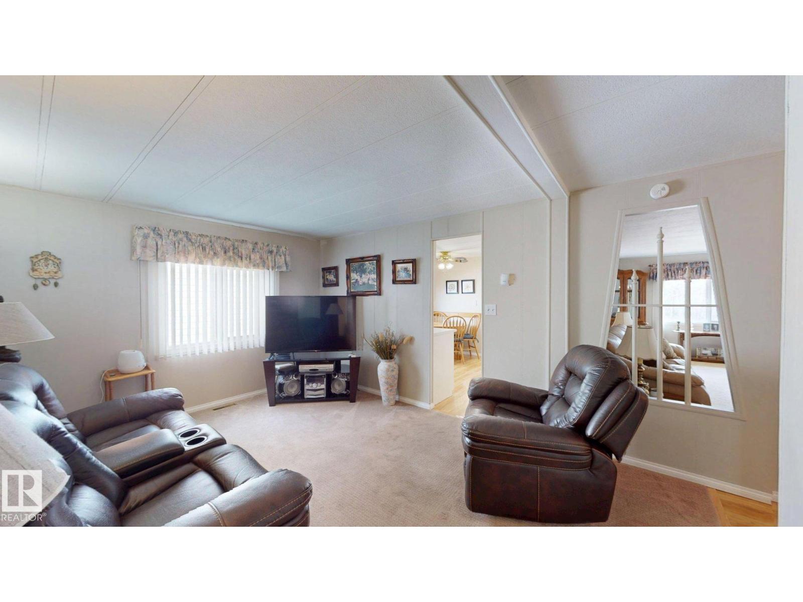 5020 43 ST - photo 4