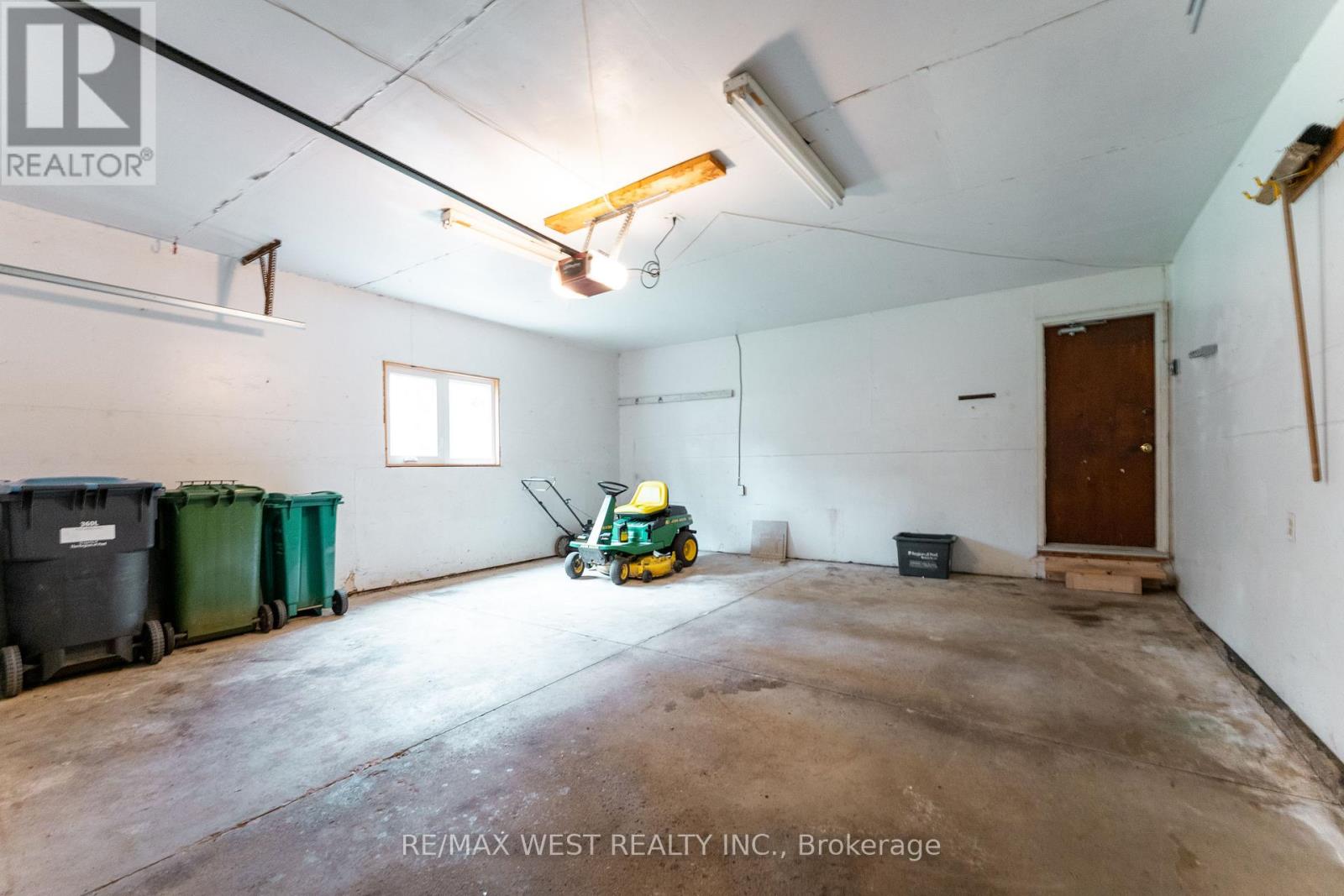 3 FIELD CREST ROAD - 31