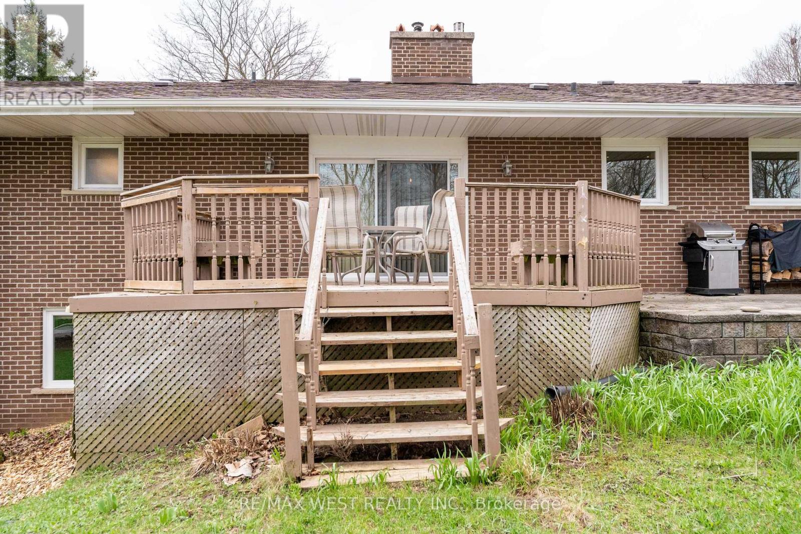 3 FIELD CREST ROAD - 35