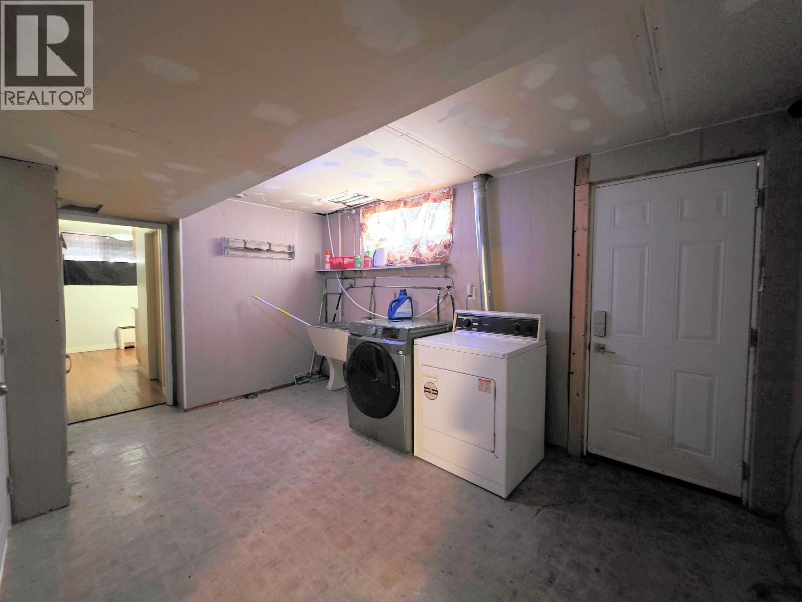 Photo 11 of 23 — 1753 KENWOOD STREET · Prince George, BC