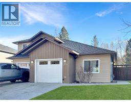  486 SIMILKAMEEN Avenue, Princeton