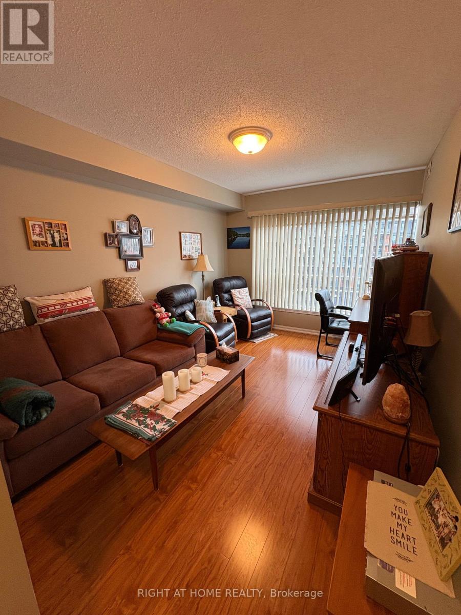 #309 90 DEAN AVENUE - 39