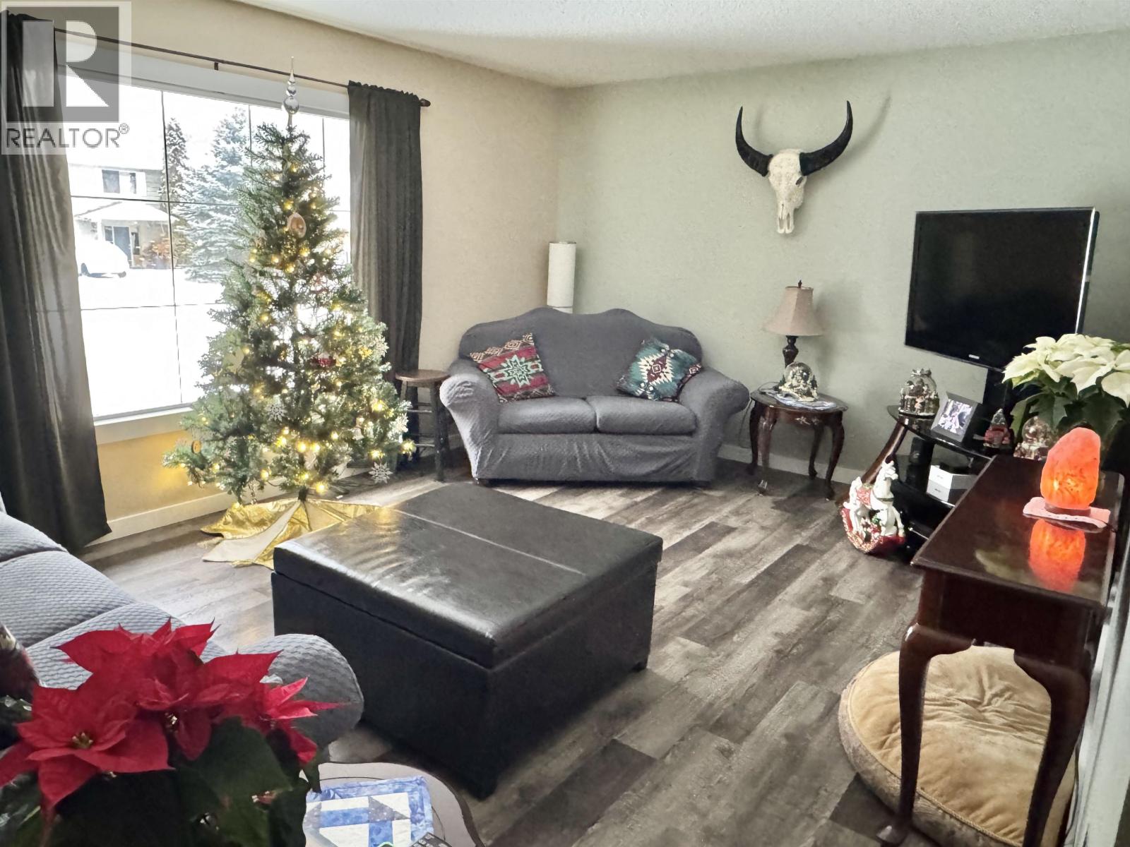 1321 8TH AVENUE - 10