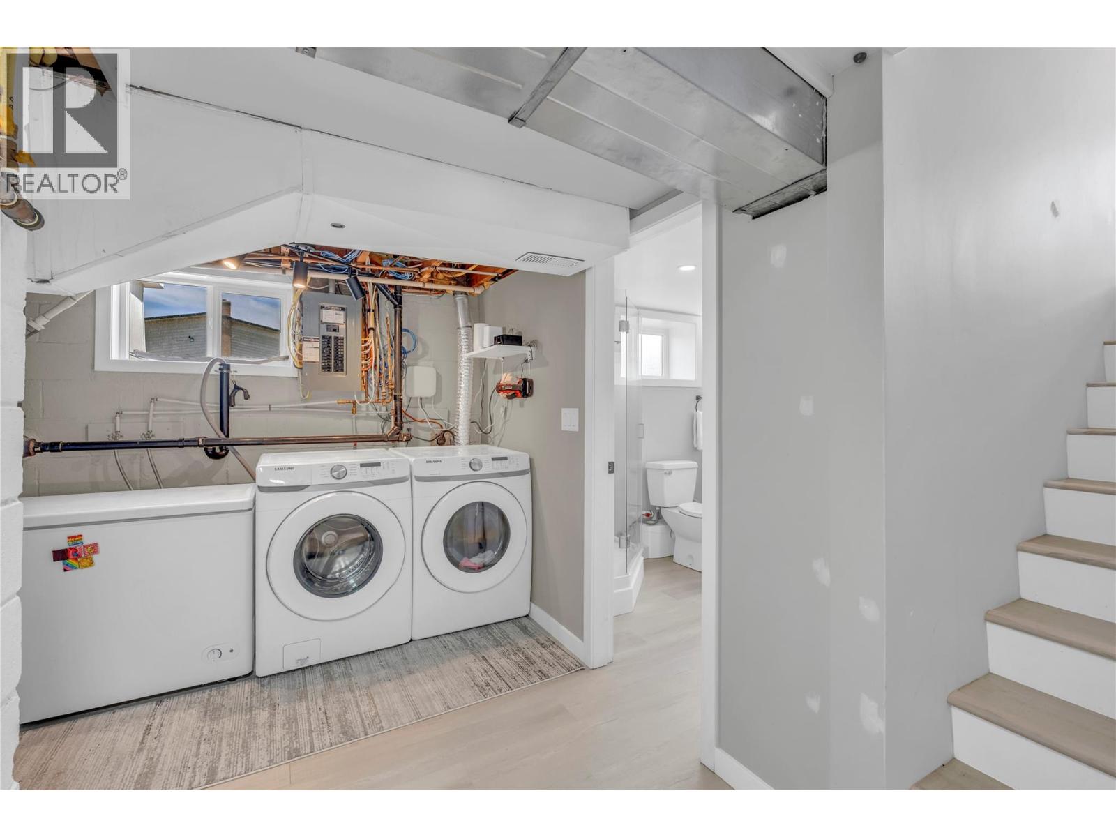 13807 Spencer Avenue, Summerland