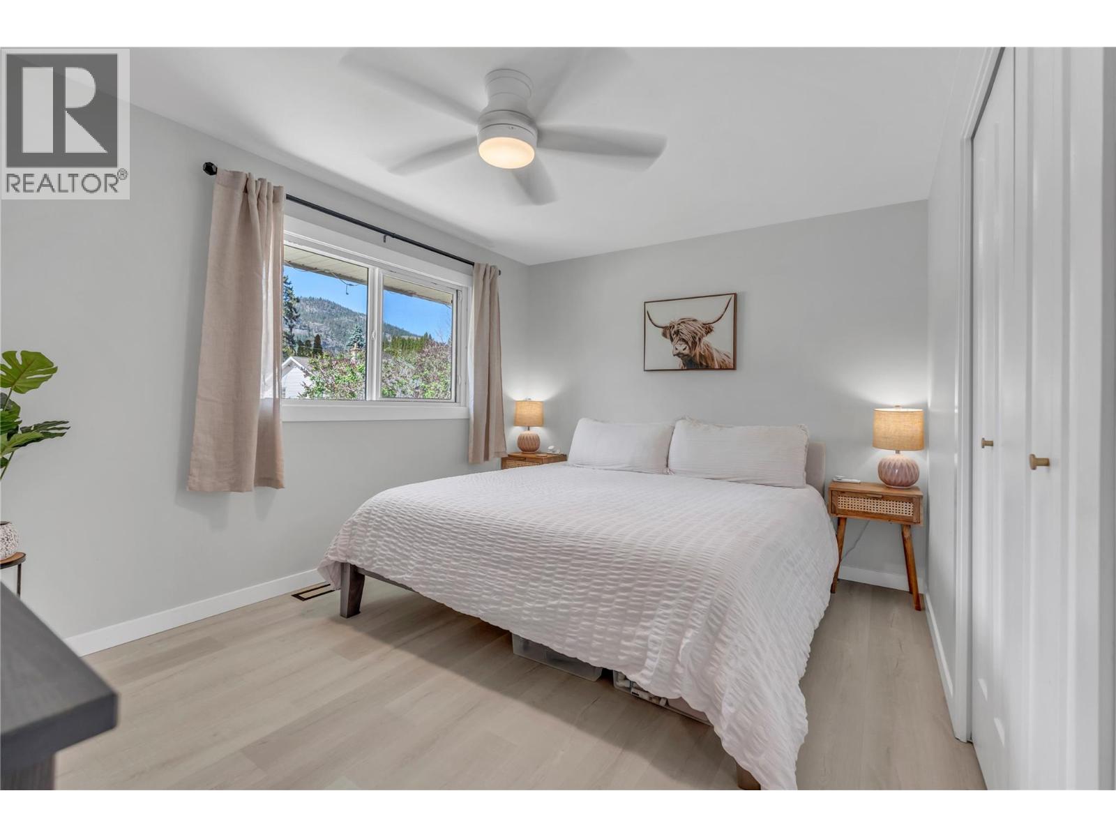 13807 Spencer Avenue, Summerland