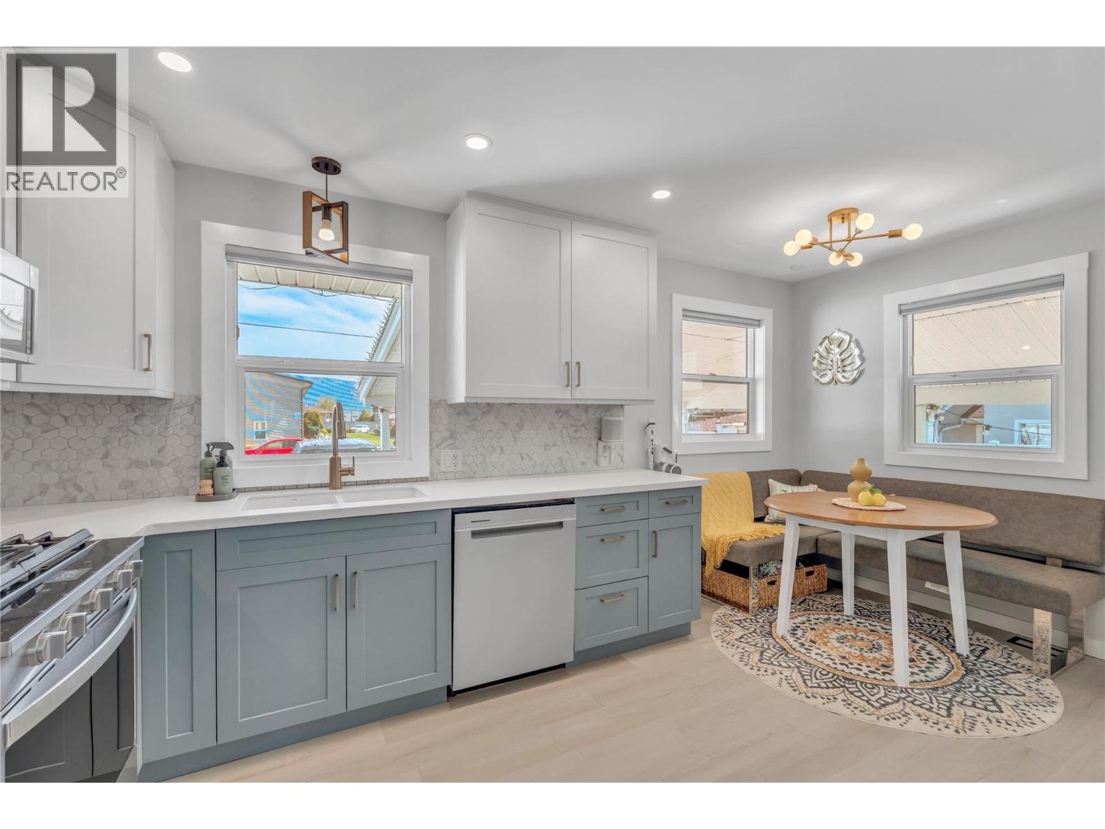 13807 Spencer Avenue, Summerland