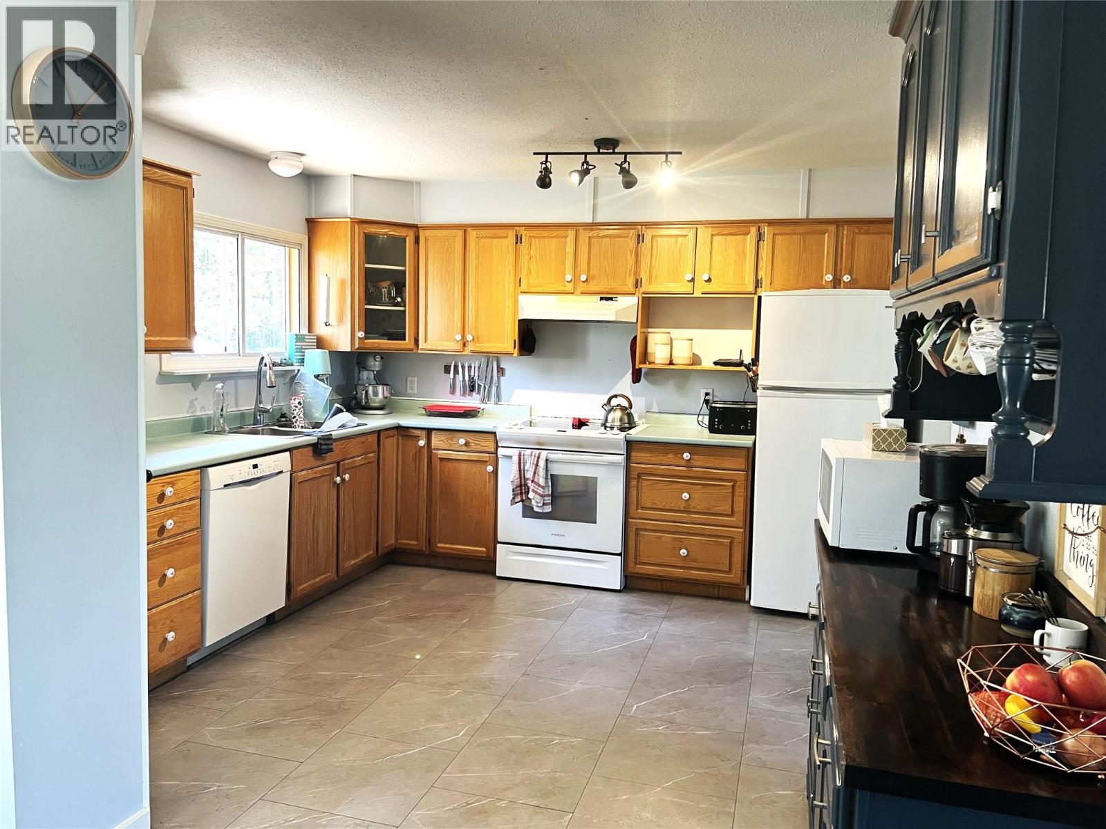 4138 Squilax-Anglemont Road - 5