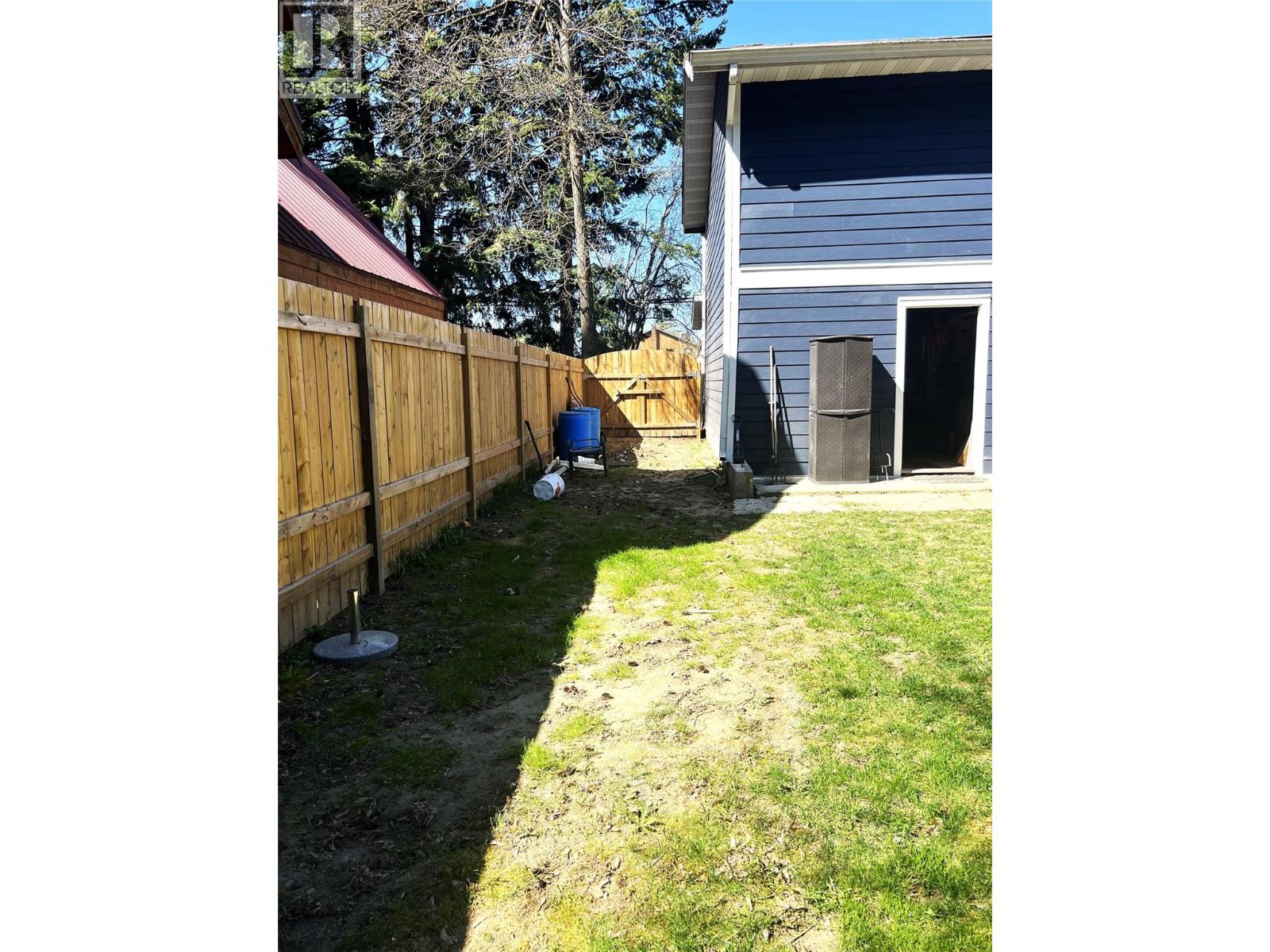 4138 Squilax-Anglemont Road - 23