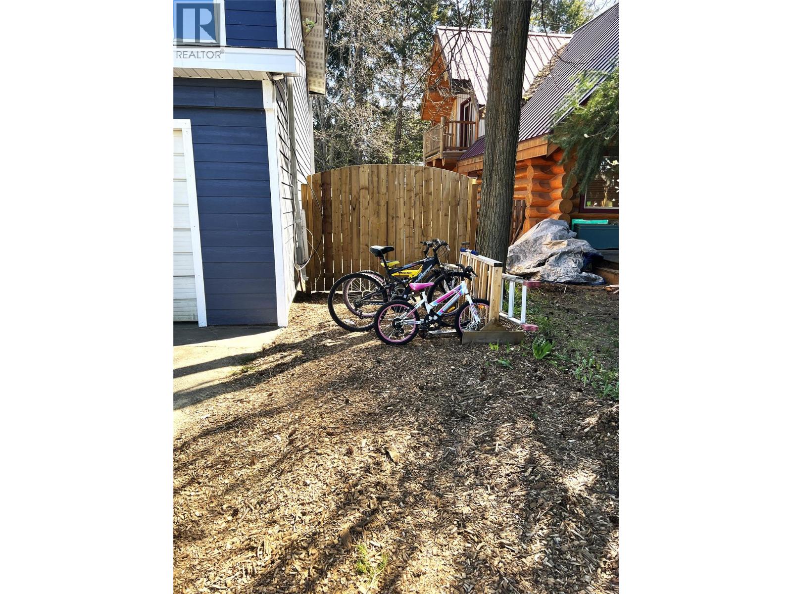 4138 Squilax-Anglemont Road - 24