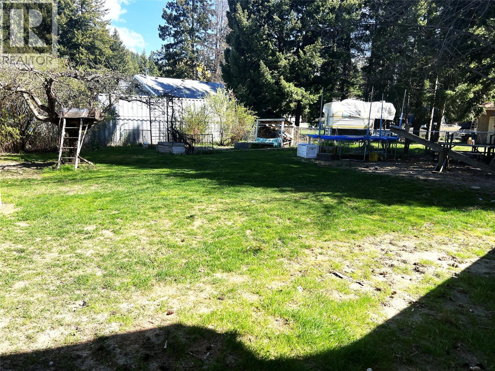 4138 Squilax-Anglemont Road - 27