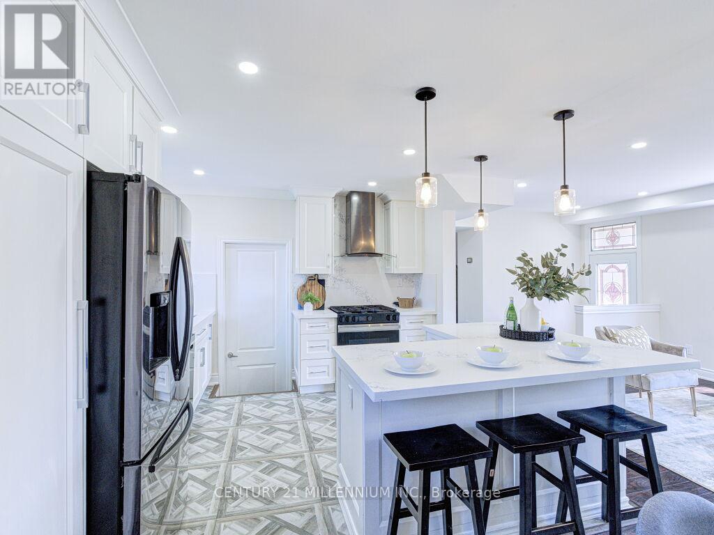 214 FOLKSTONE CRESCENT — photo 11