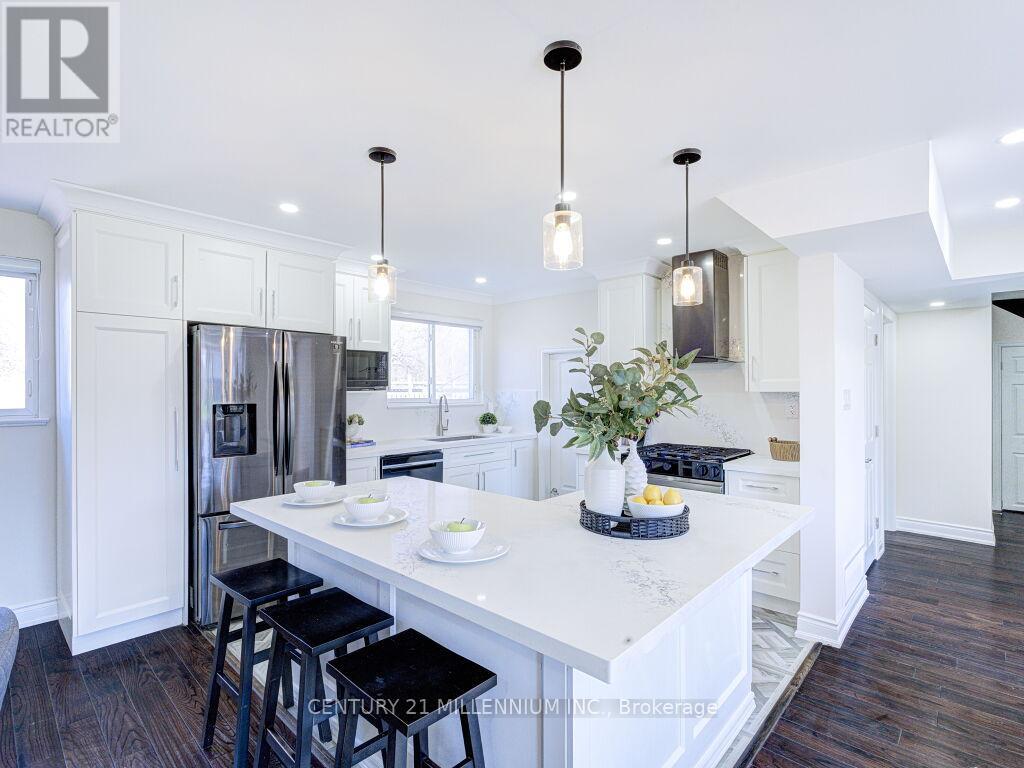 214 FOLKSTONE CRESCENT — photo 12