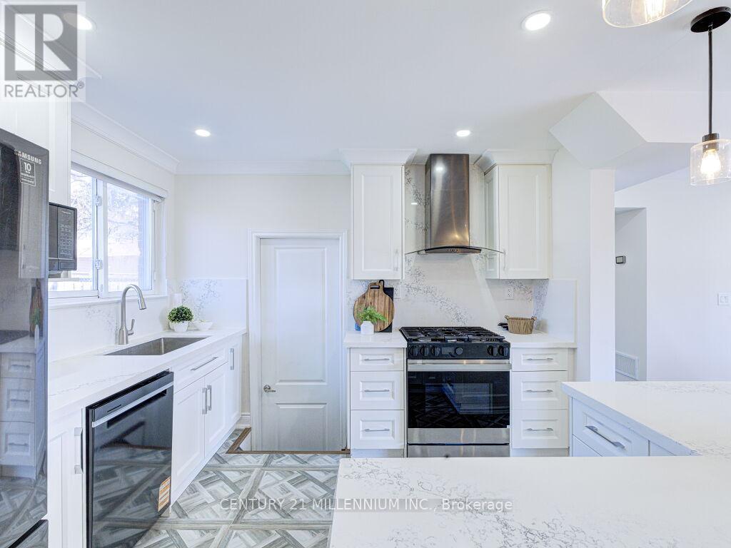 214 FOLKSTONE CRESCENT — photo 15