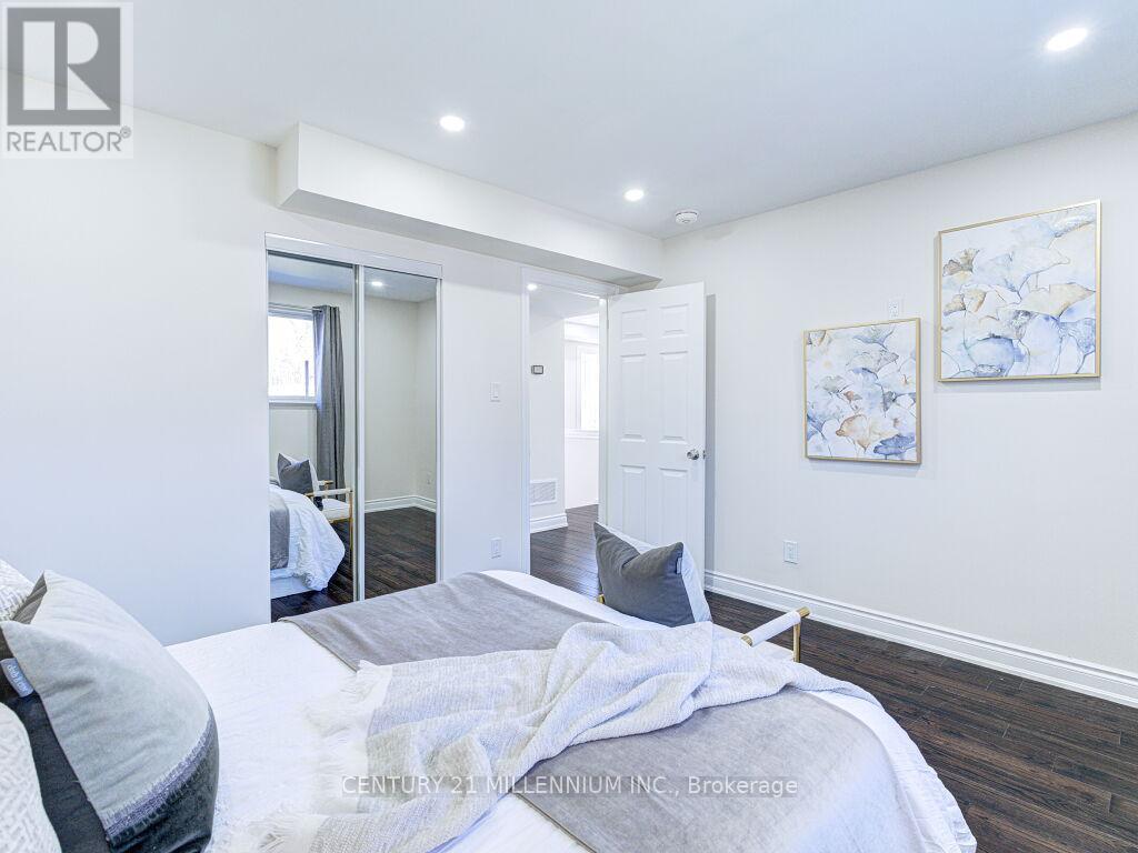 214 FOLKSTONE CRESCENT — photo 17