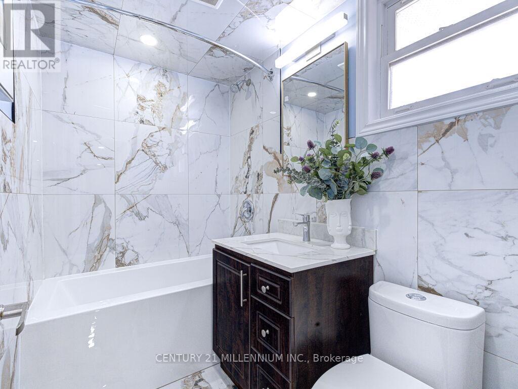 214 FOLKSTONE CRESCENT — photo 21