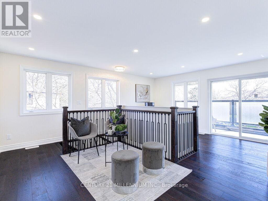 214 FOLKSTONE CRESCENT — photo 22