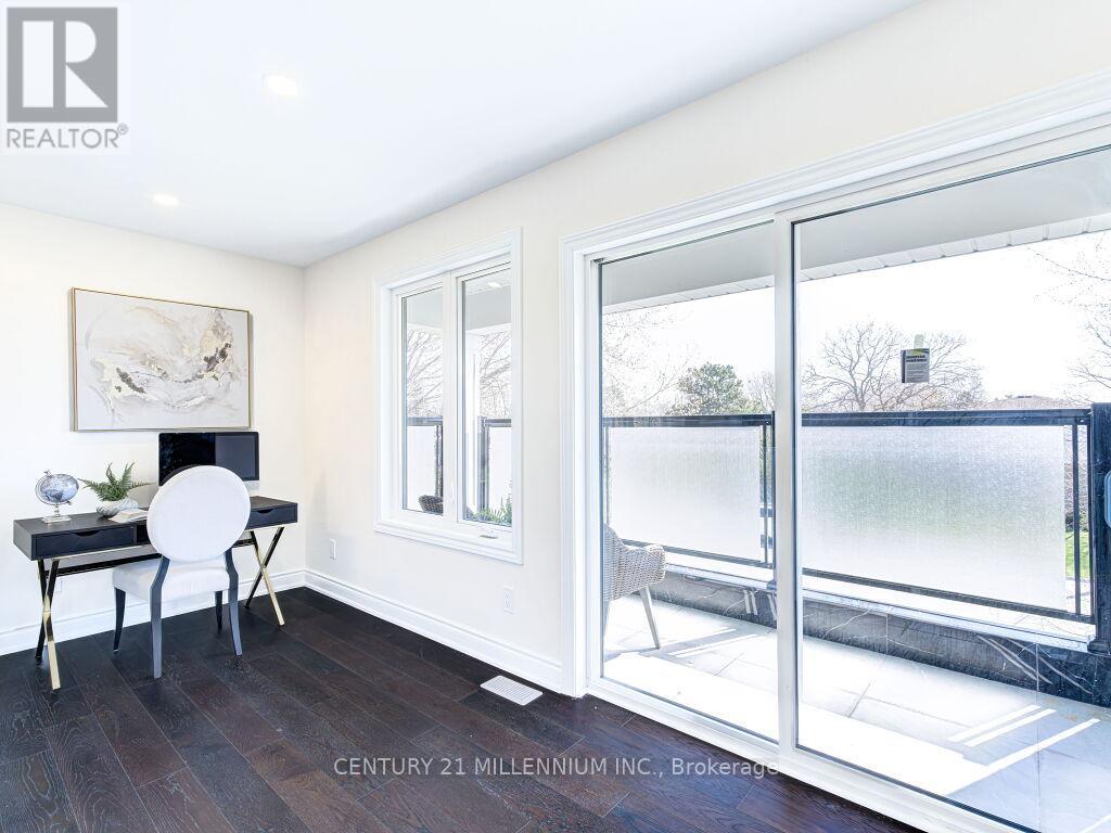 214 FOLKSTONE CRESCENT — photo 23