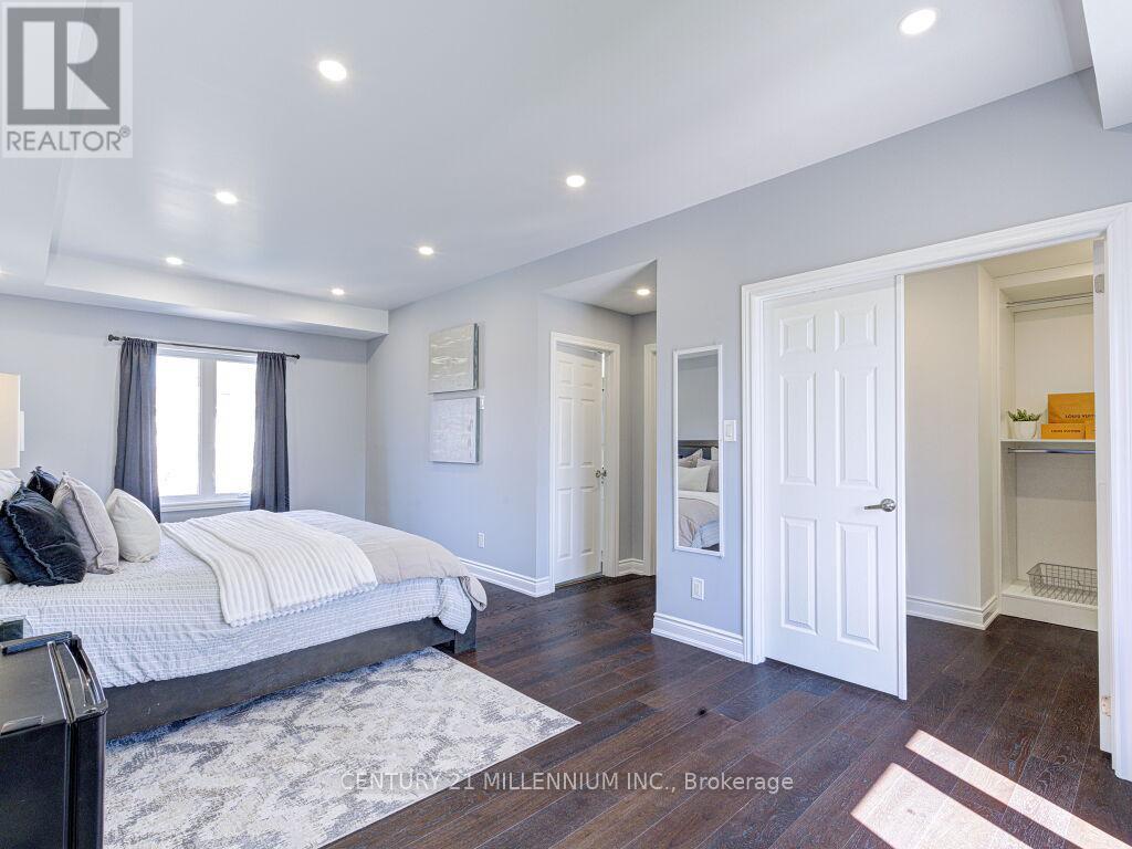214 FOLKSTONE CRESCENT — photo 26