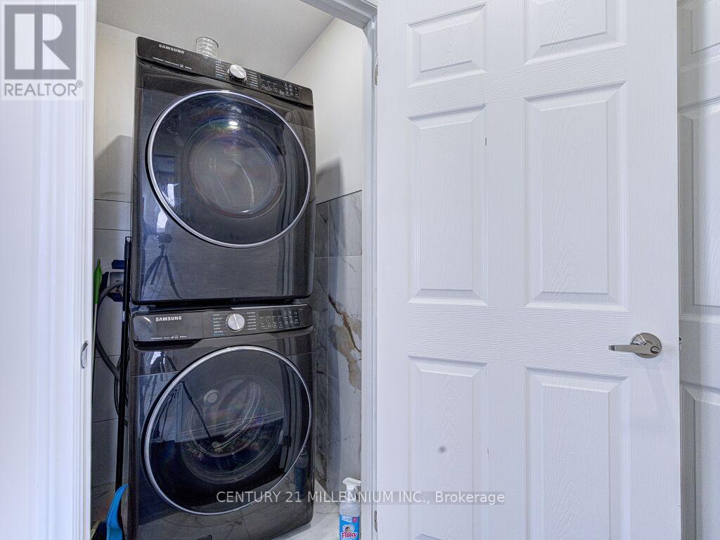 214 FOLKSTONE CRESCENT — photo 30