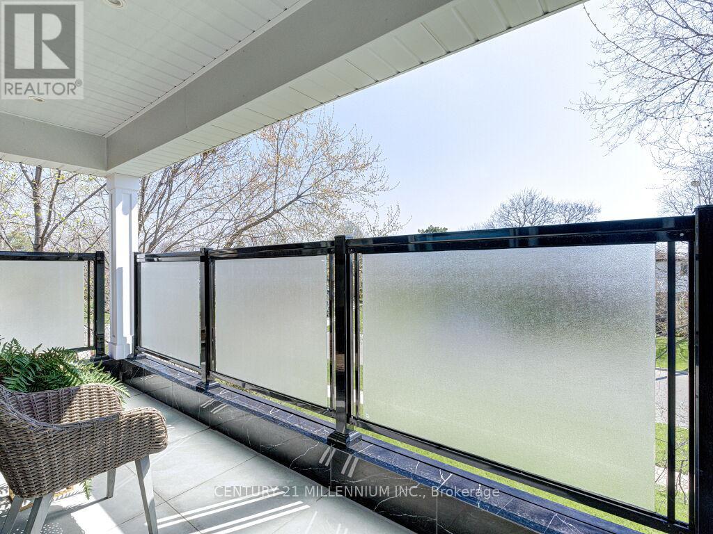 214 FOLKSTONE CRESCENT — photo 32