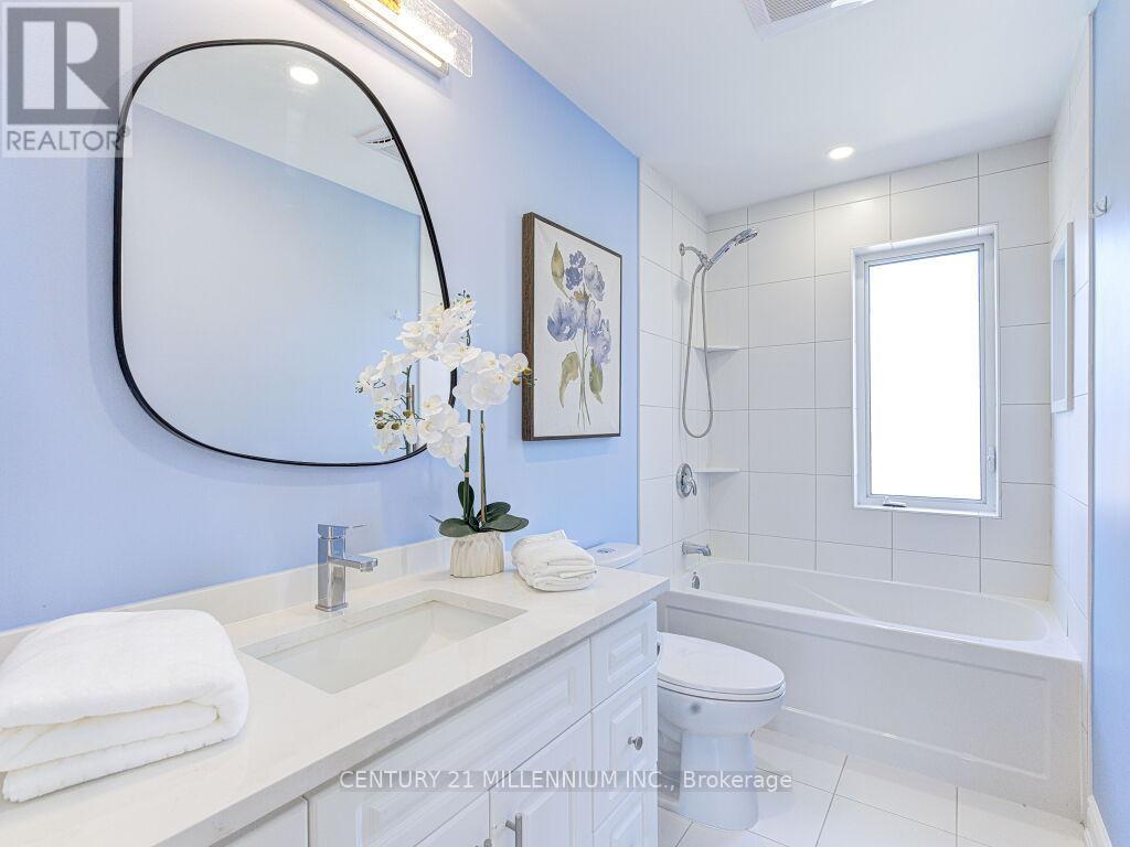 214 FOLKSTONE CRESCENT — photo 34