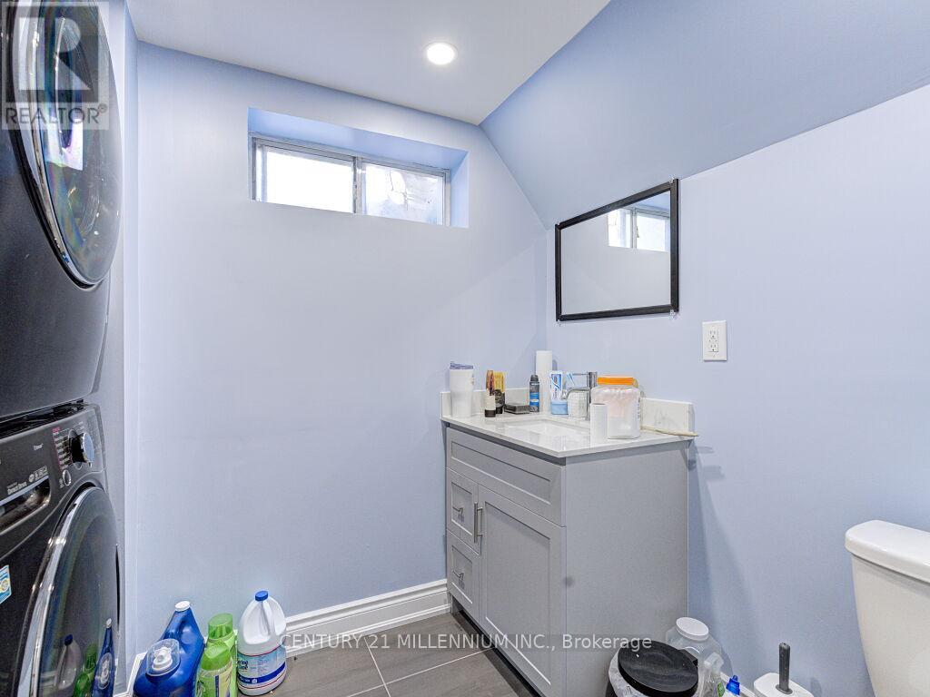 214 FOLKSTONE CRESCENT — photo 42