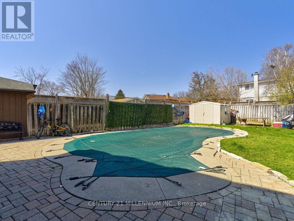 214 FOLKSTONE CRESCENT — photo 43