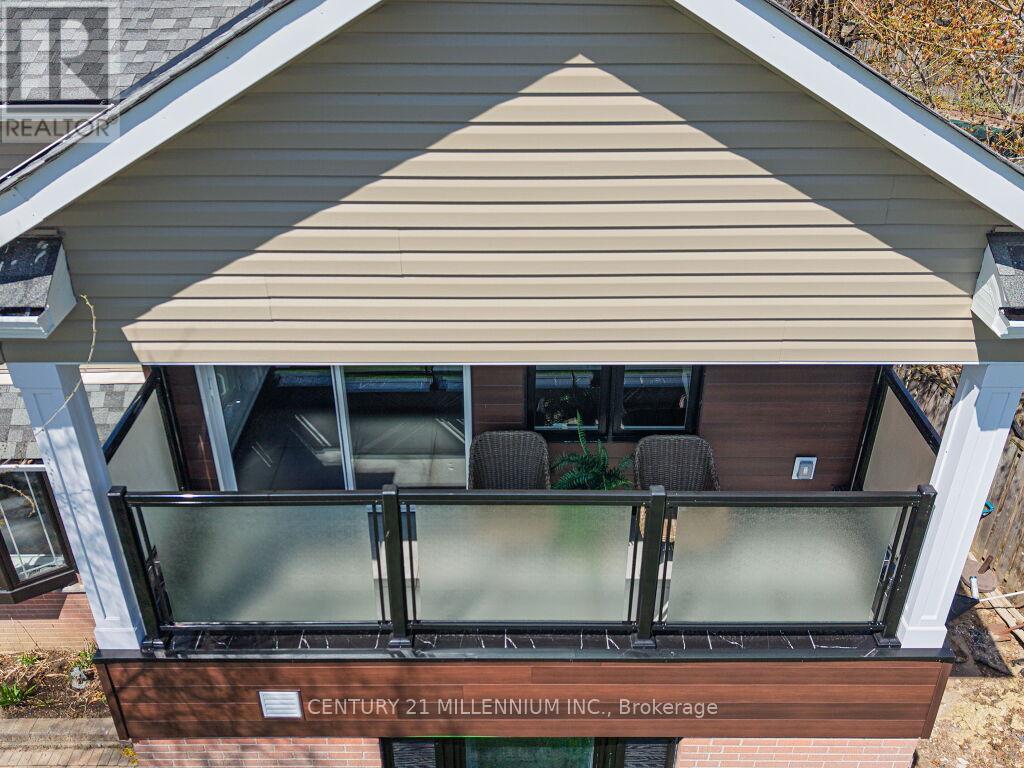 214 FOLKSTONE CRESCENT — photo 46