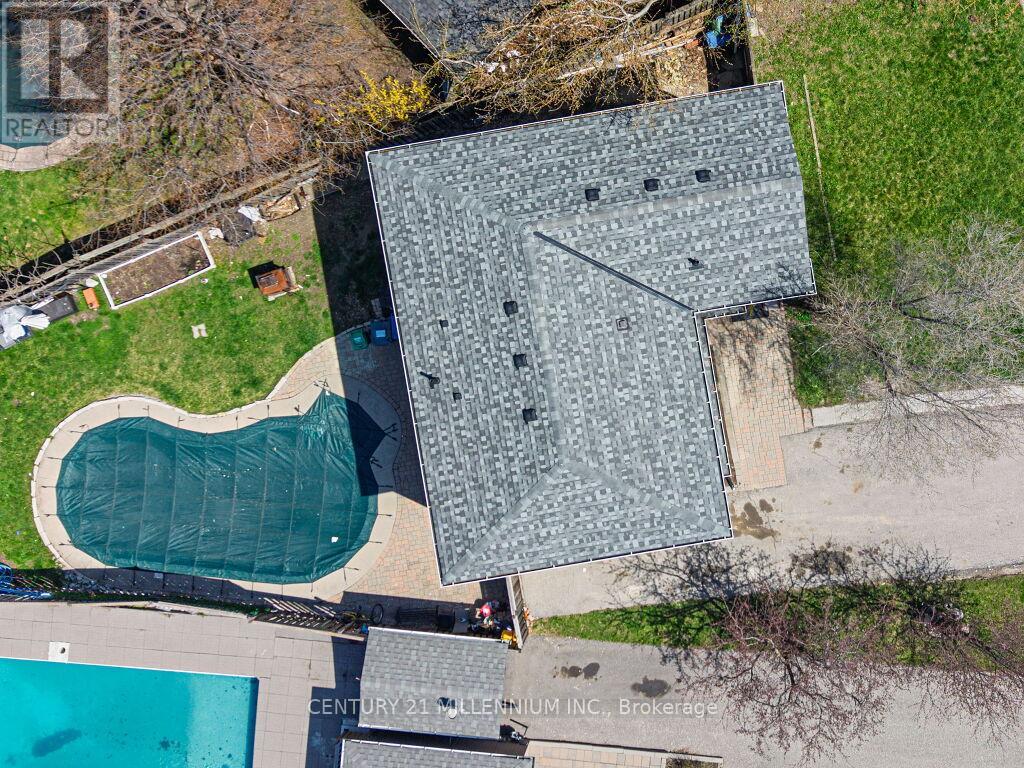 214 FOLKSTONE CRESCENT — photo 48