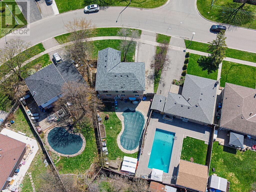 214 FOLKSTONE CRESCENT — photo 50