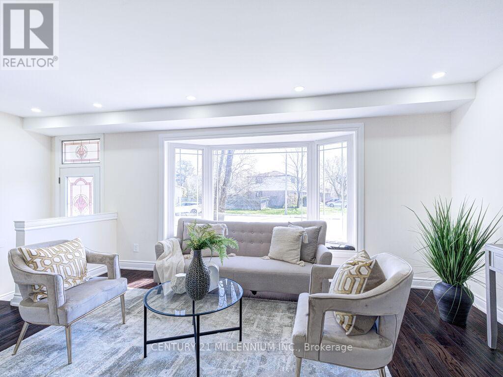 214 FOLKSTONE CRESCENT — photo 8