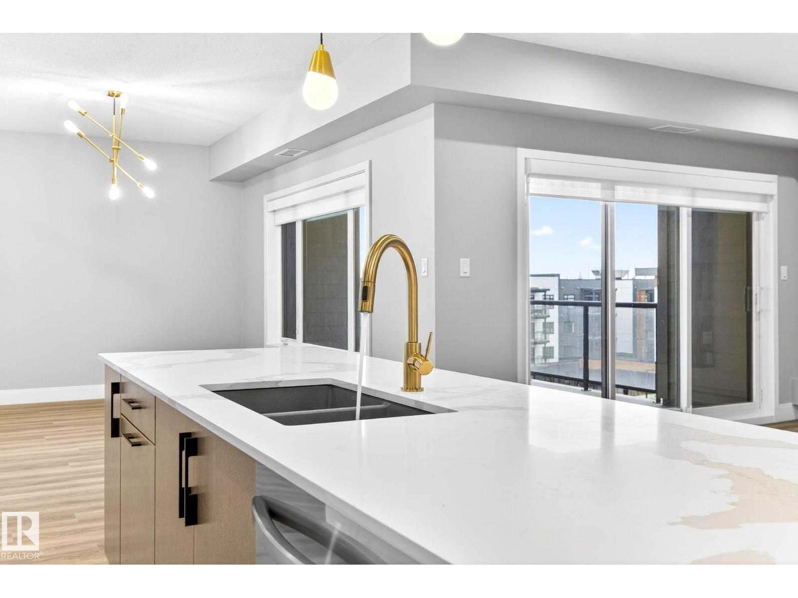 #520 7463 MAY CM NW, Edmonton