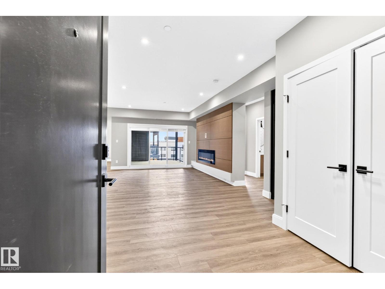 #520 7463 MAY CM NW, Edmonton