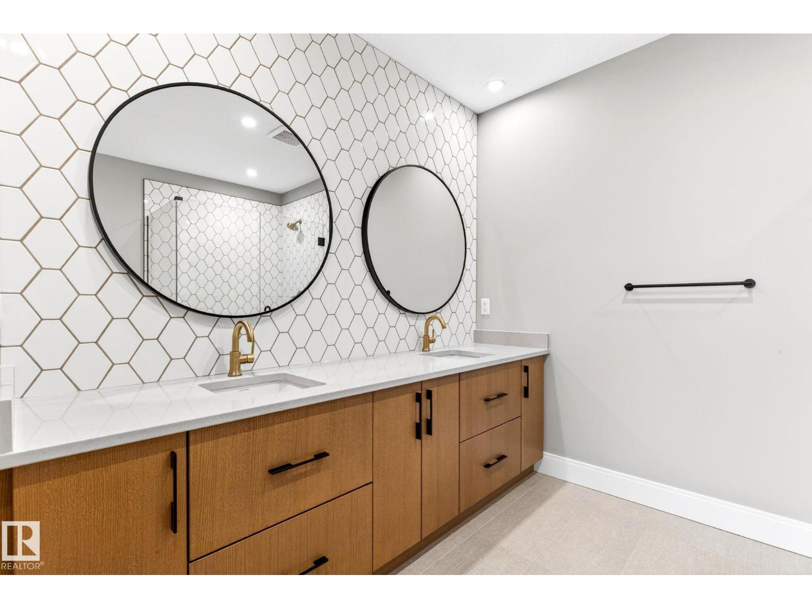 #520 7463 MAY CM NW, Edmonton